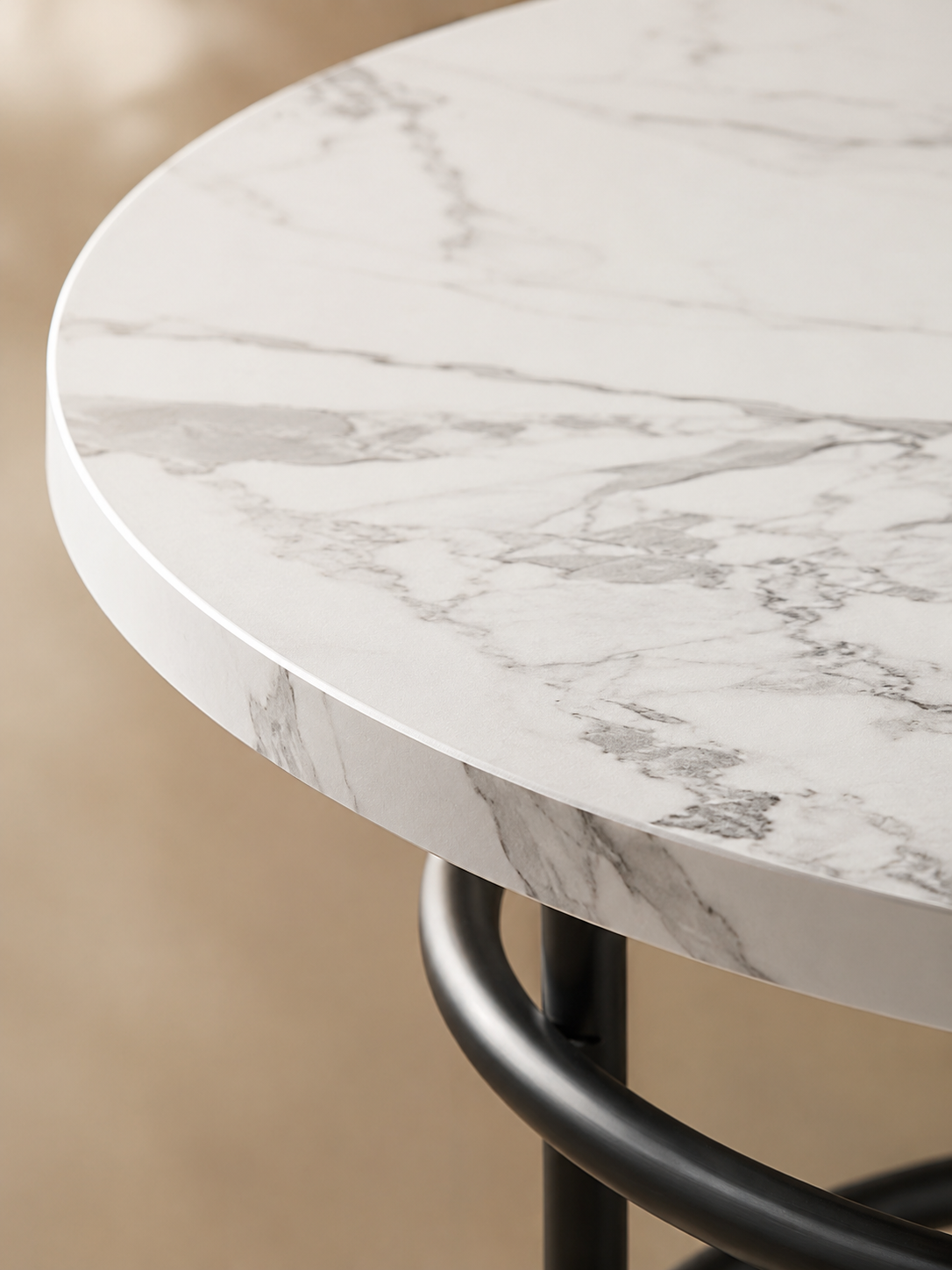 Marmo – Table ronde effet marbre 4 personnes, MDF