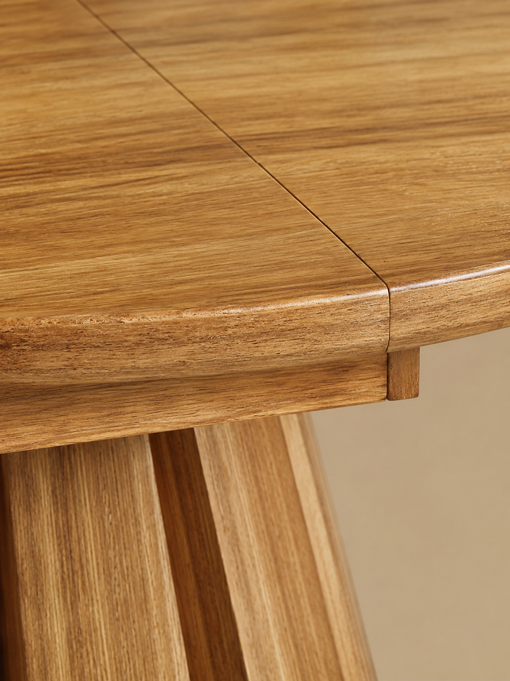 Vintara – Table ronde extensible 4 à 6 personnes, MDF marron