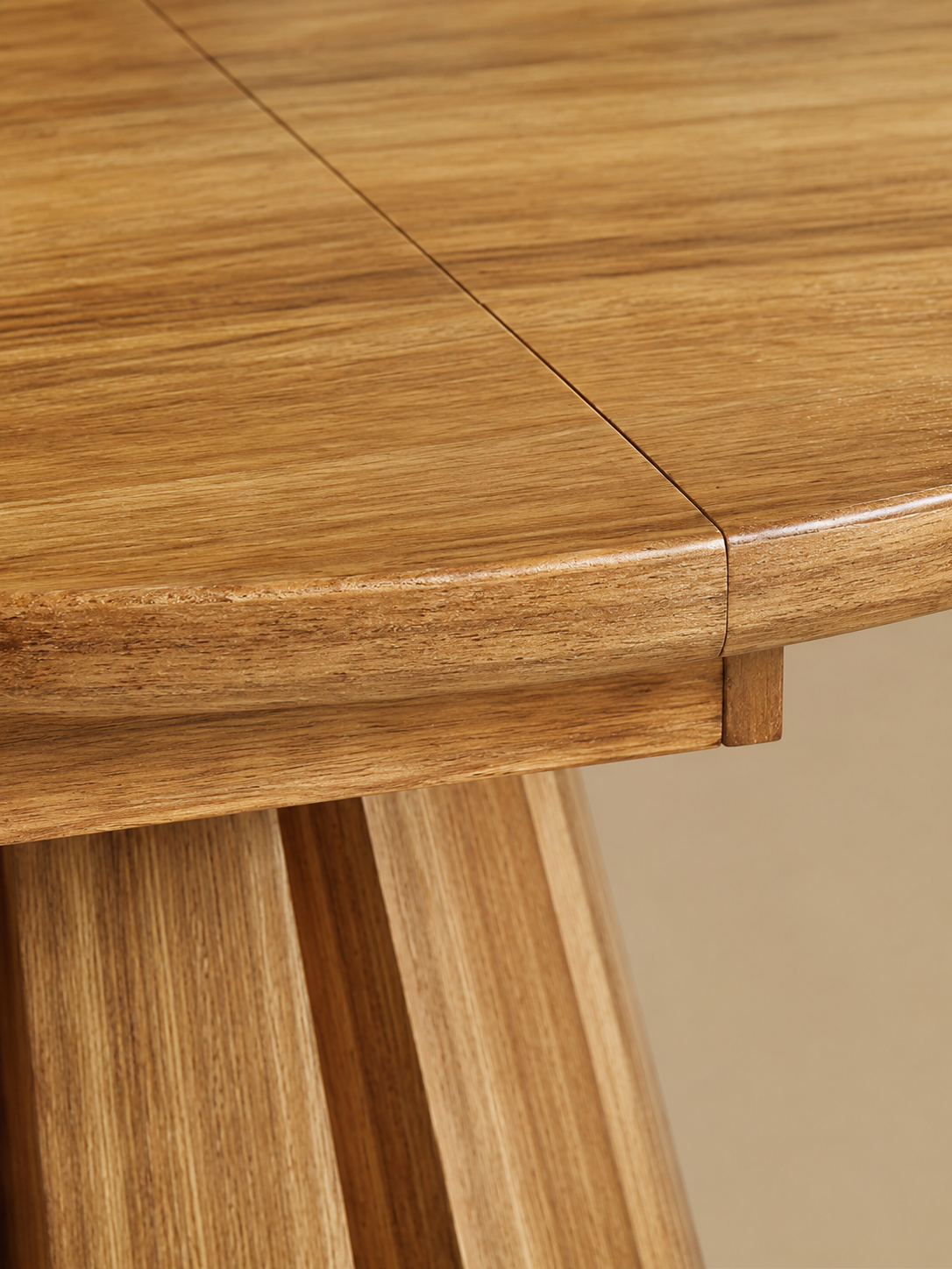 Vintara – Table ronde extensible 4 à 6 personnes, MDF marron